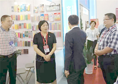 开化县华伟文教用品 打造“西湖牌”系列笔，擦亮文具新名片